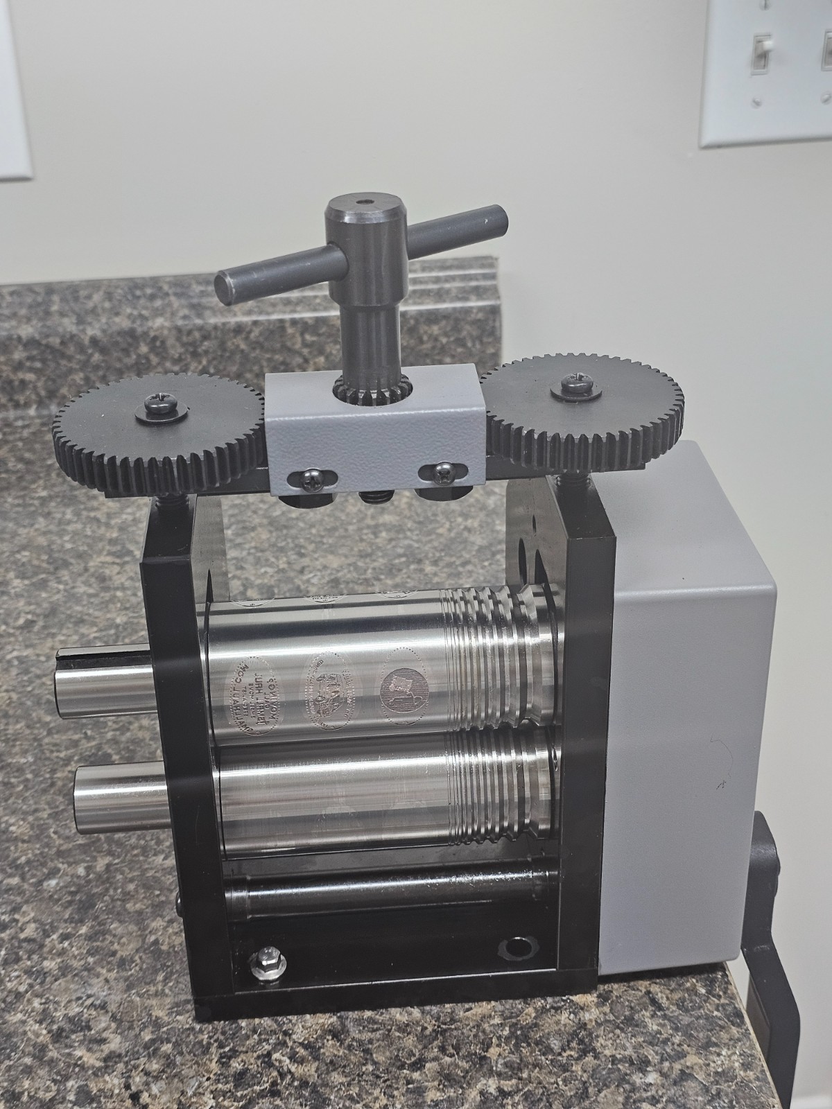 Penny Press Machine with 6 Custom Designs included