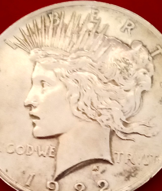 1922 Peace Dollar Coin - No mint mark - 90% Silver - 26.72 grams - Very Fine