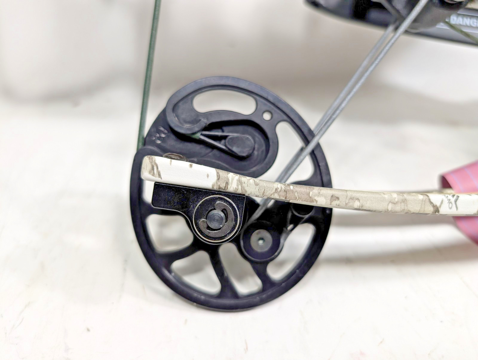 TenPoint Nitro 505 Crossbow Pkg with Acu-Slide Cocking and De-Cocking Technology