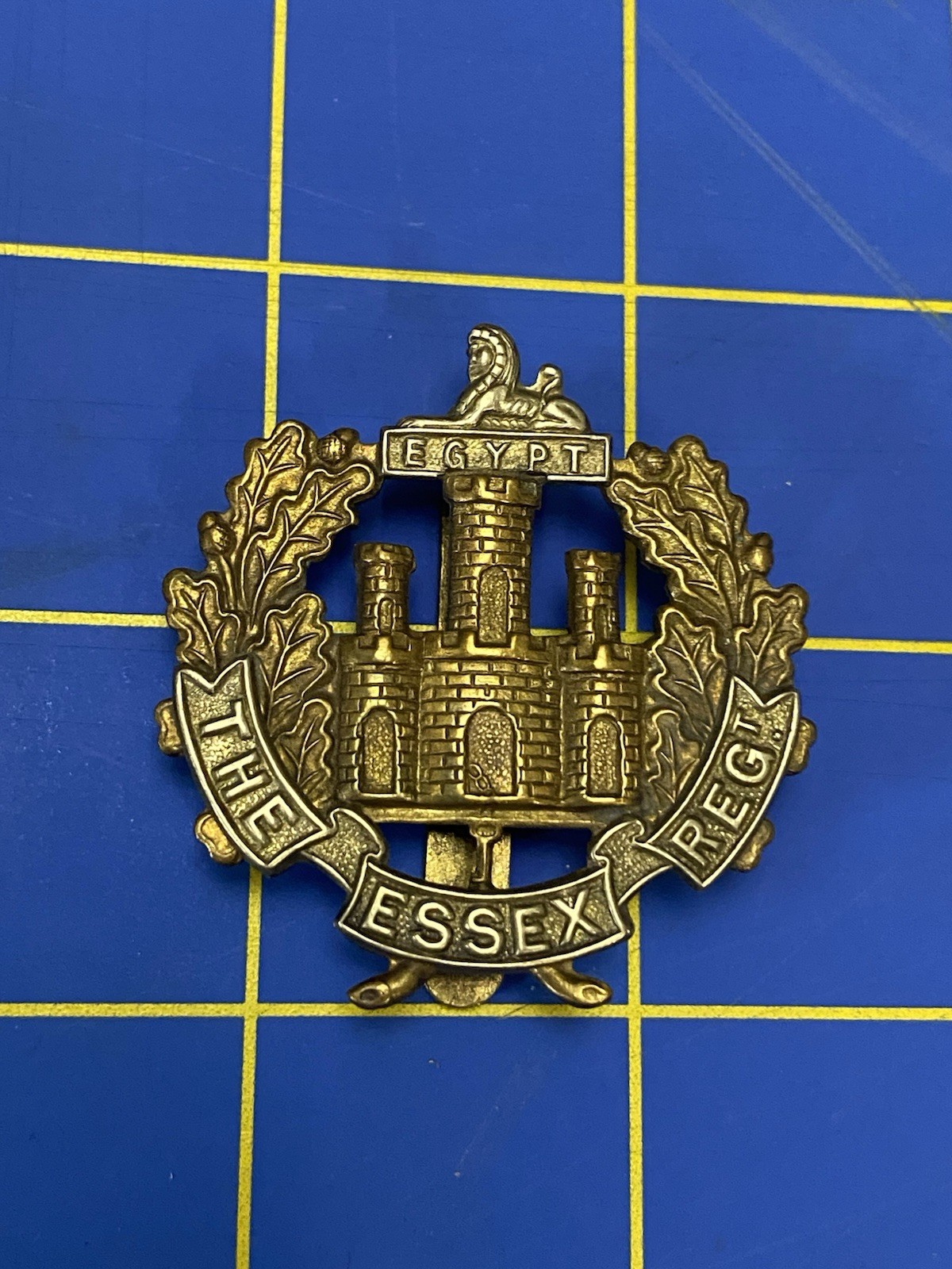 Original WW1 / WW2 British Army The Essex Regiment Cap Badge