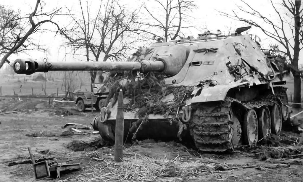 World War Two WW2 WWII Photo Brits Inspect German Jagdpanther Knocked Out   4403