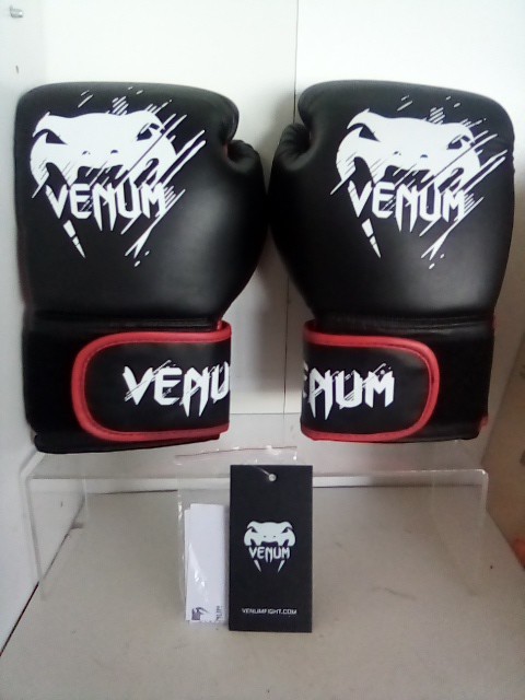 Venum Kids Contender Training Boxing Gloves - Black/Red