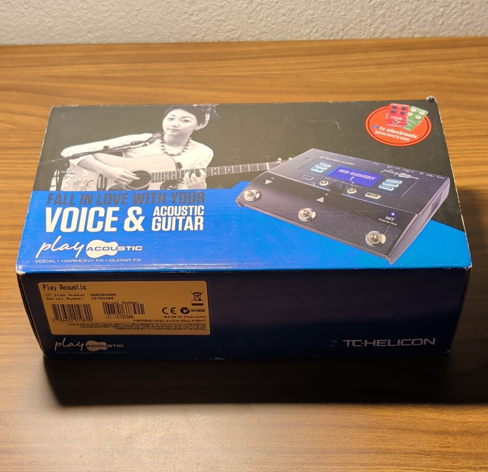TC-Helicon Play Acoustic Digital Vocal Harmony & Acoustic Guitar Multi-Effects