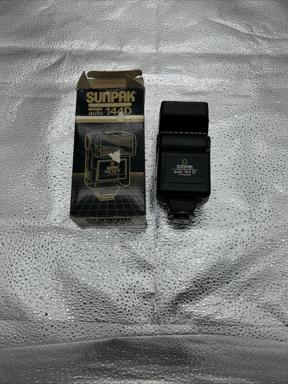 Sunpak Auto 144D Black Multi Dedicated Ready Thyristor Flash New In Box