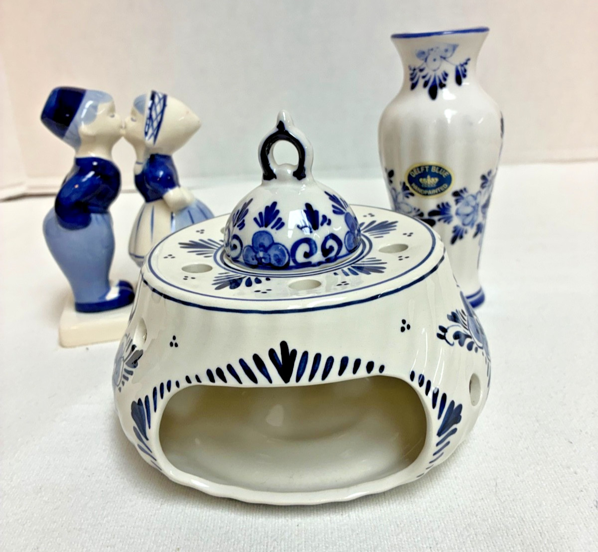 Delft Blue Hand Painted Lot of 3 Kissing Couple Potpourri Bowl Vase