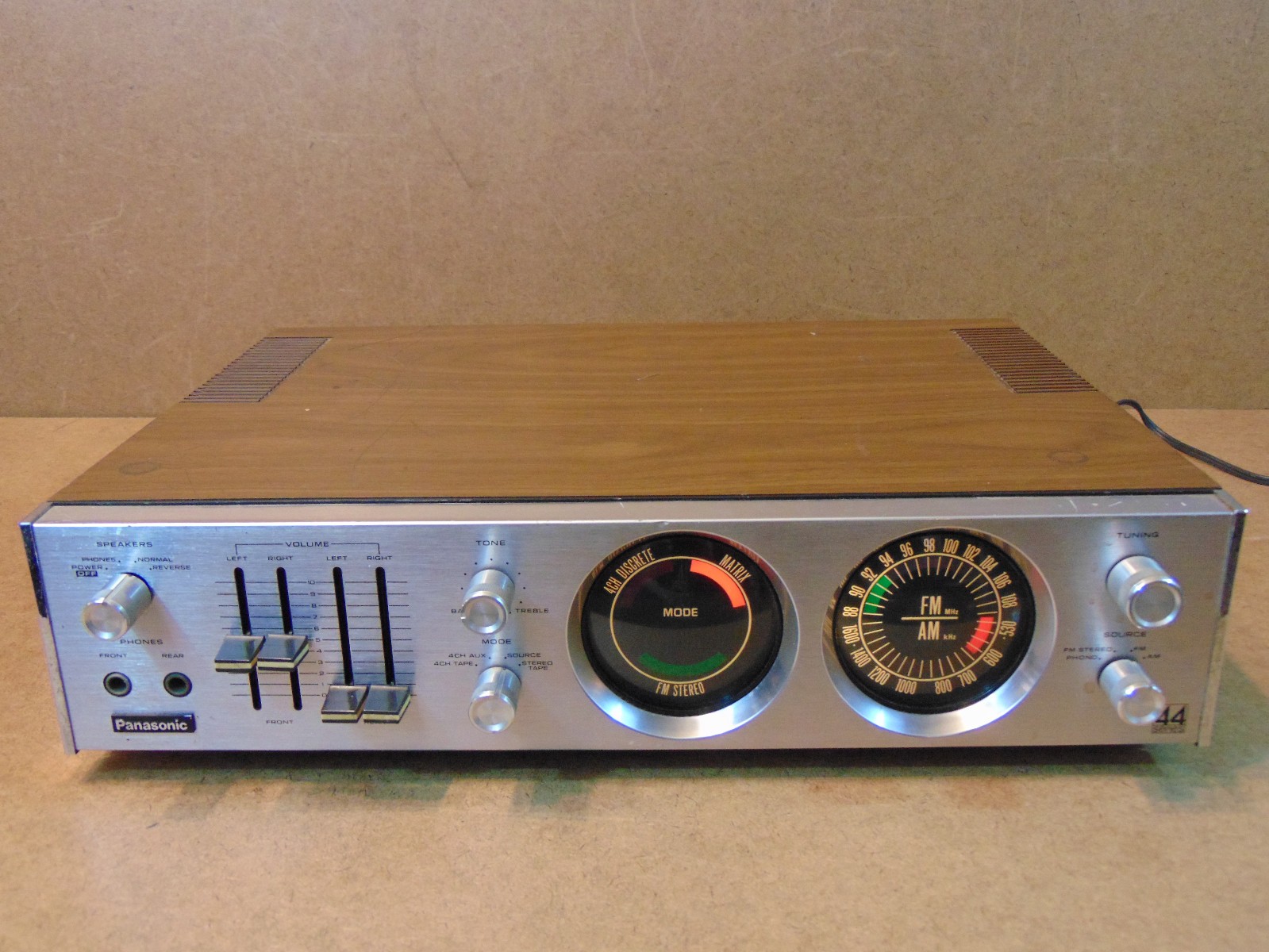 Panasonic SA-504 FM / AM  4-Channel Stereo Receiver Series 44 Quad