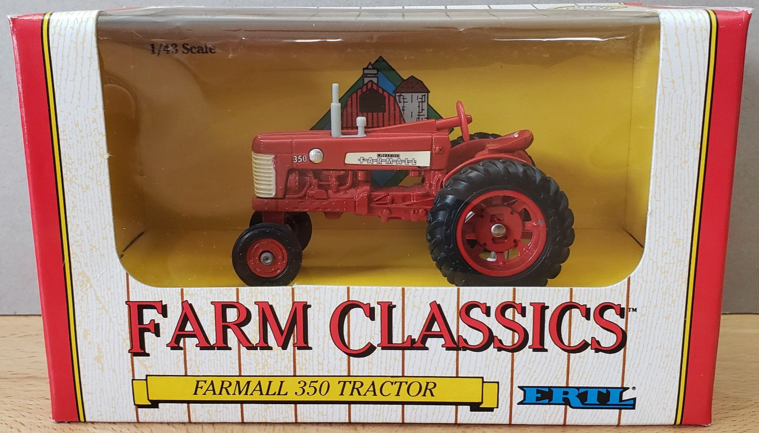 Ertl McCormick Farmall 350 Tractor Farm Classics Diecast 1:43