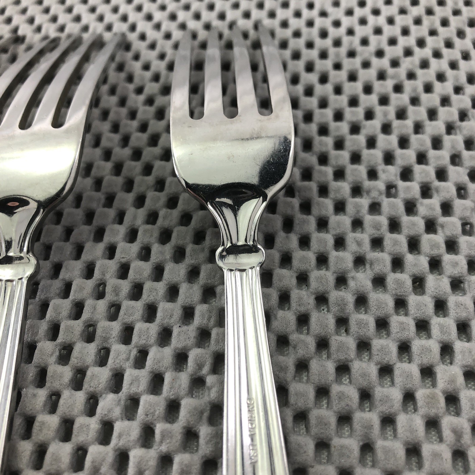 Oneida USA UNITY Stainless Flatware Pieces ~ 4 Dinner Forks