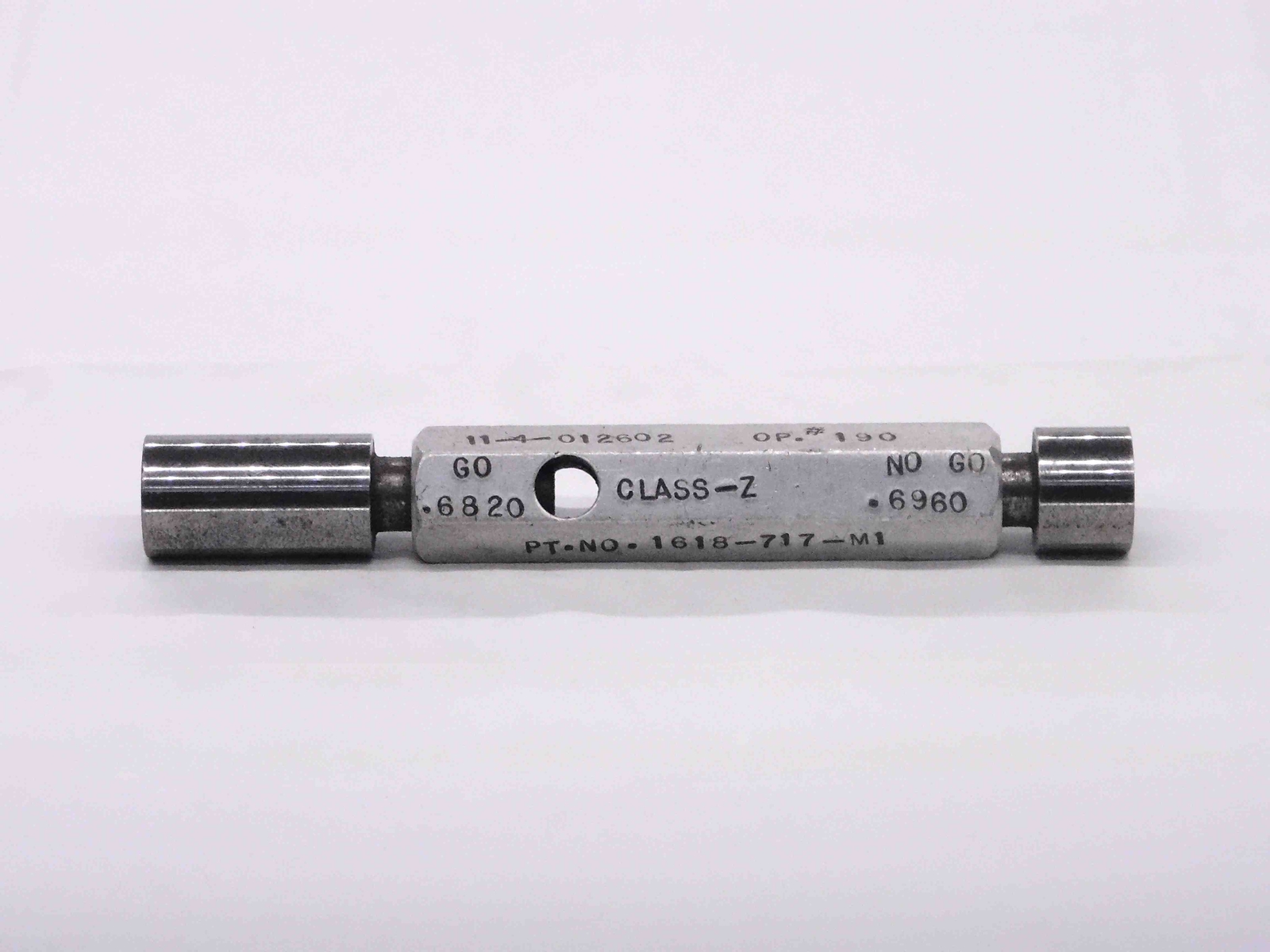 .6820 & .6960 CL Z PIN PLUG GAGE GO NO GO .6875 -.0055 11/16 17.678 mm .682 .696
