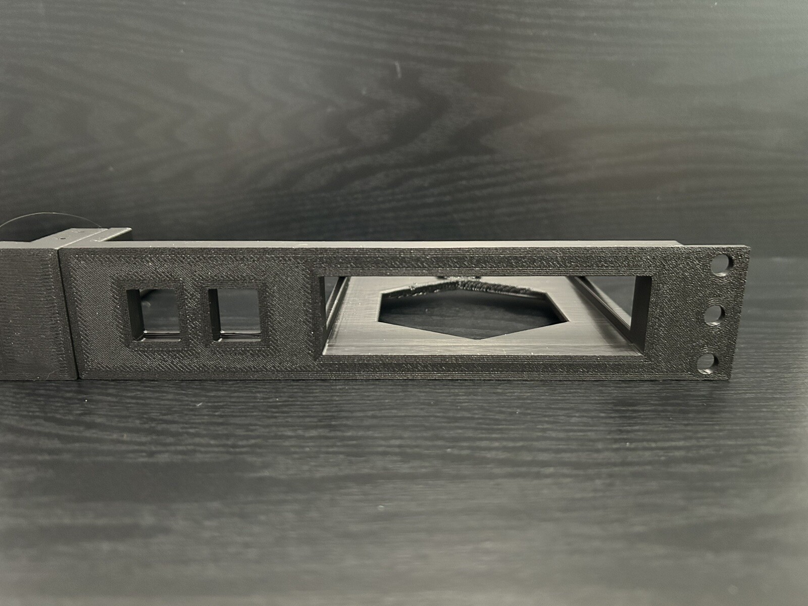 19” Server Rack TP Link ER7206 and OC200 Controller Mount