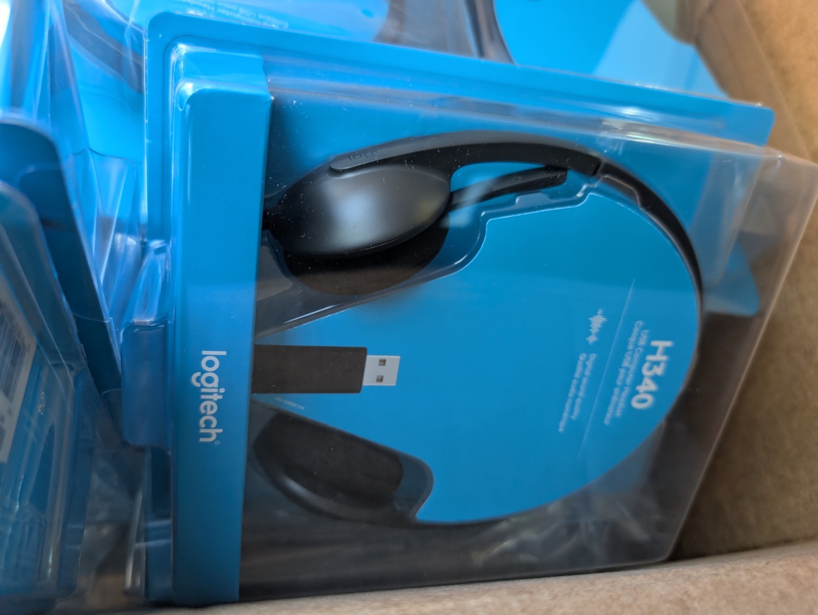 Logitech H340 USB Computer Headset with Noise-Cancelling Microphone lot of 22