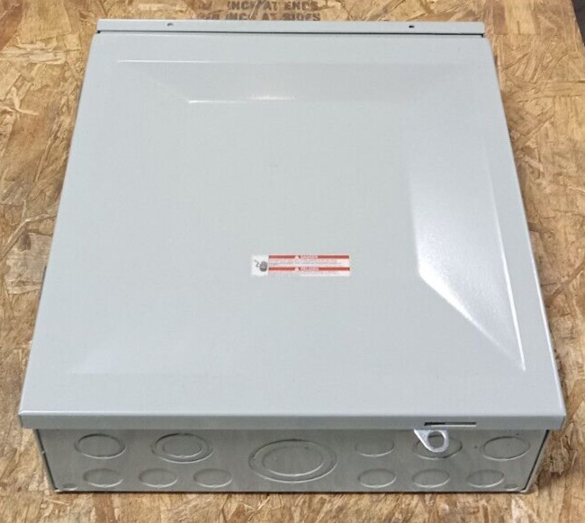 NEW EATON 125 AMP MAIN LUG LOAD CENTER 4 CIRC 240/120 208Y/120 VAC 1Ø CH4L125RP