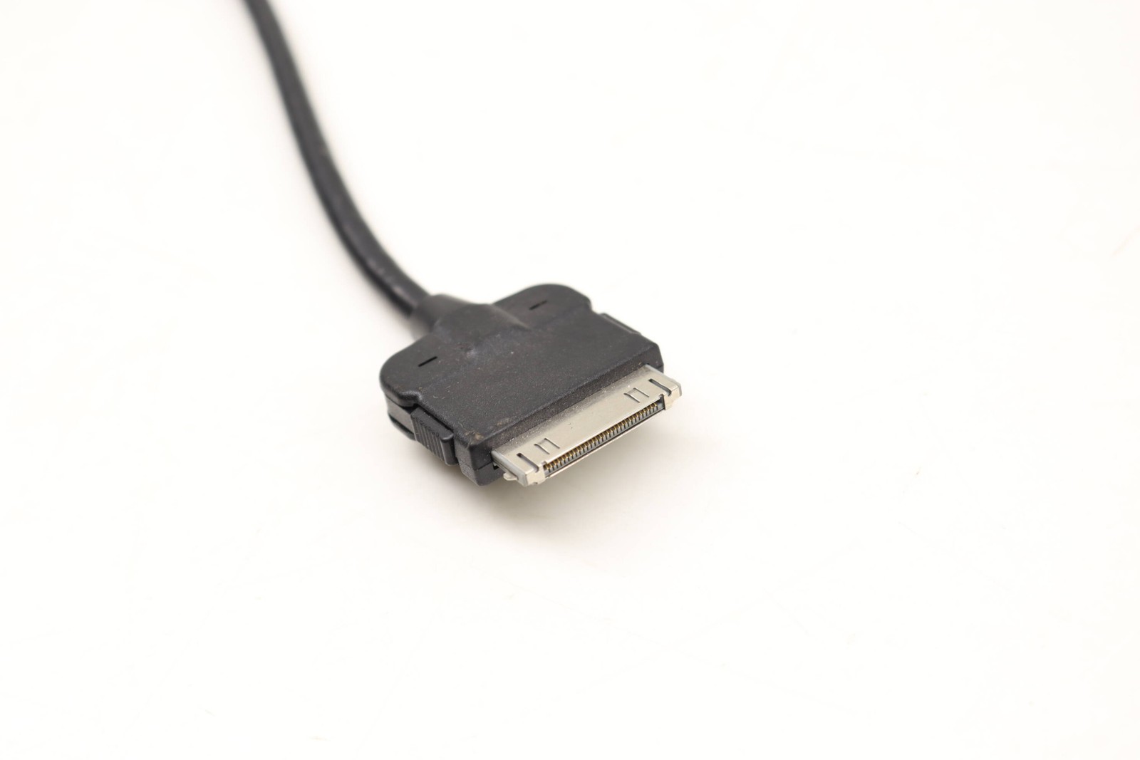 2012-2015 VW PASSAT - Apple IPAD / IPOD / Iphone Cable Adapter Connector