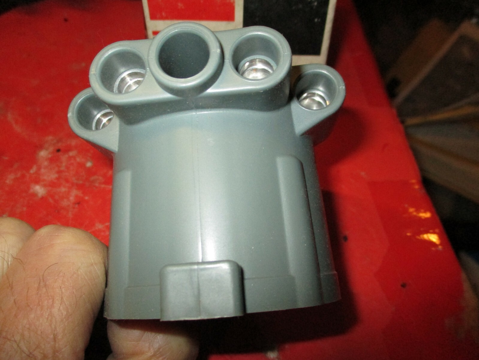 1972 Mazda B1600 1.6L Distributor Cap HORIZONTAL TOWERS