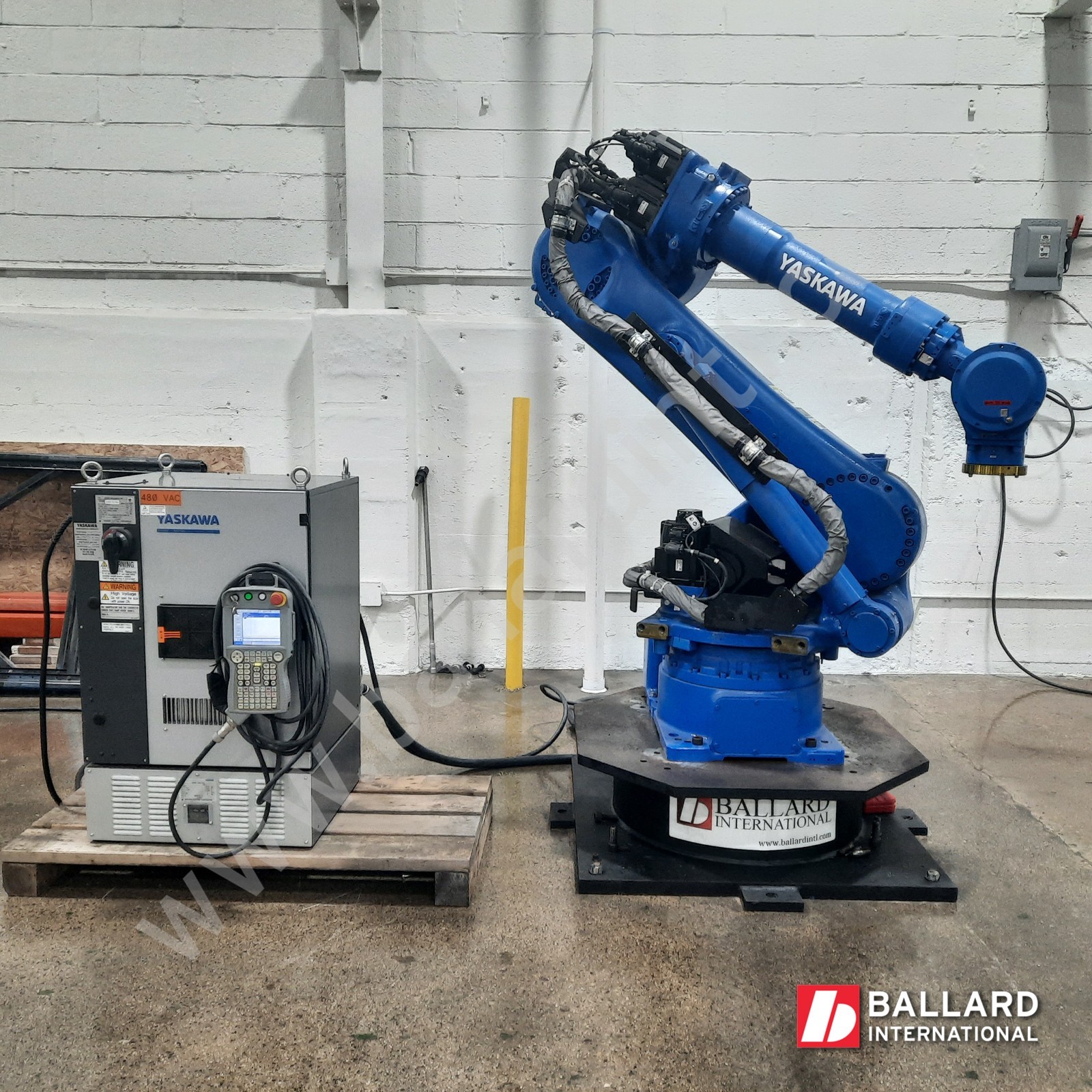 YASKAWA Motoman MH180-A00 Robot System w/ DX200 Controller - S88E08-1-3