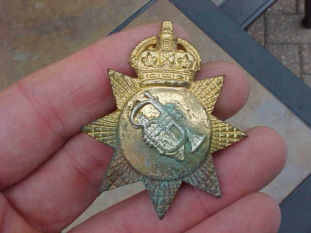 ORIGINAL BRITISH WWII OR PRIOR CAP BADGE - MUSICIAN
