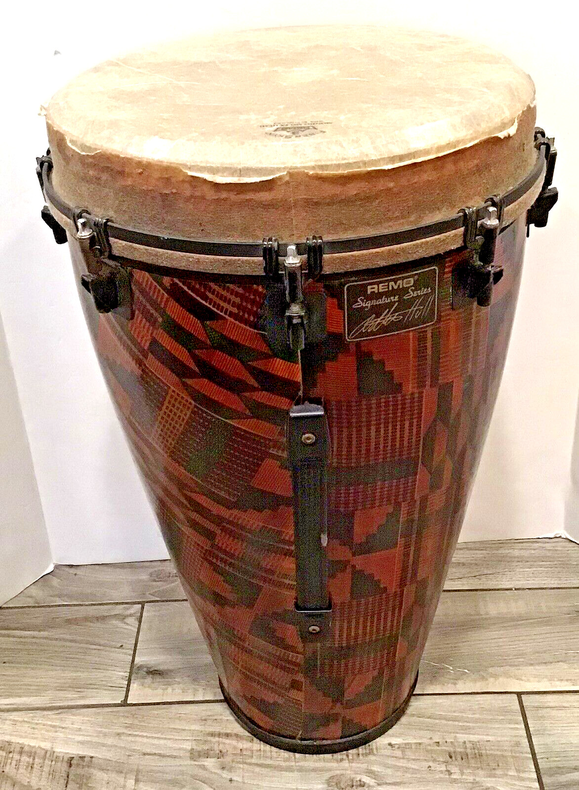 Remo AURTHUR HULL ASHIKA Drum Limited Edition Signature Series Djembes