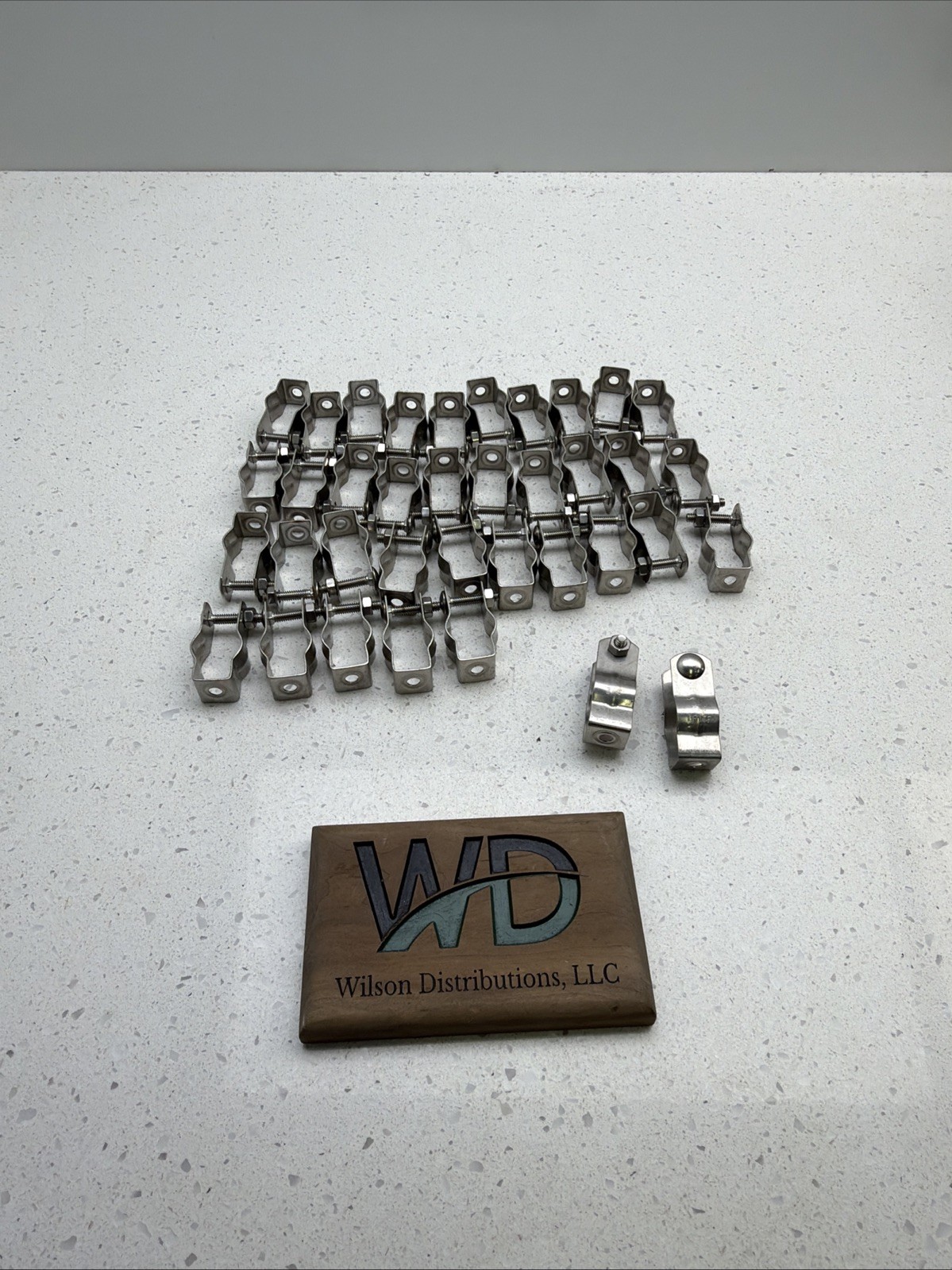 Calbrite S20700MH00 3/4" SS316 Stainless Steel EMT Mini Hanger (Lot Of 37)