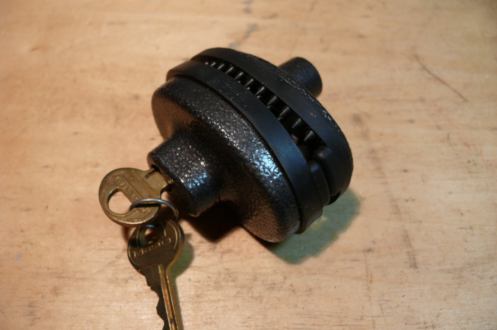Vintage Master Lock MADE IN USA!! Keyed-Alike Gun Lock, trigger lock