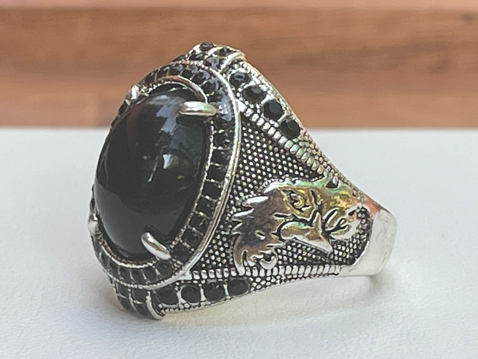 Men's ring with an eagle design and stones/yu145