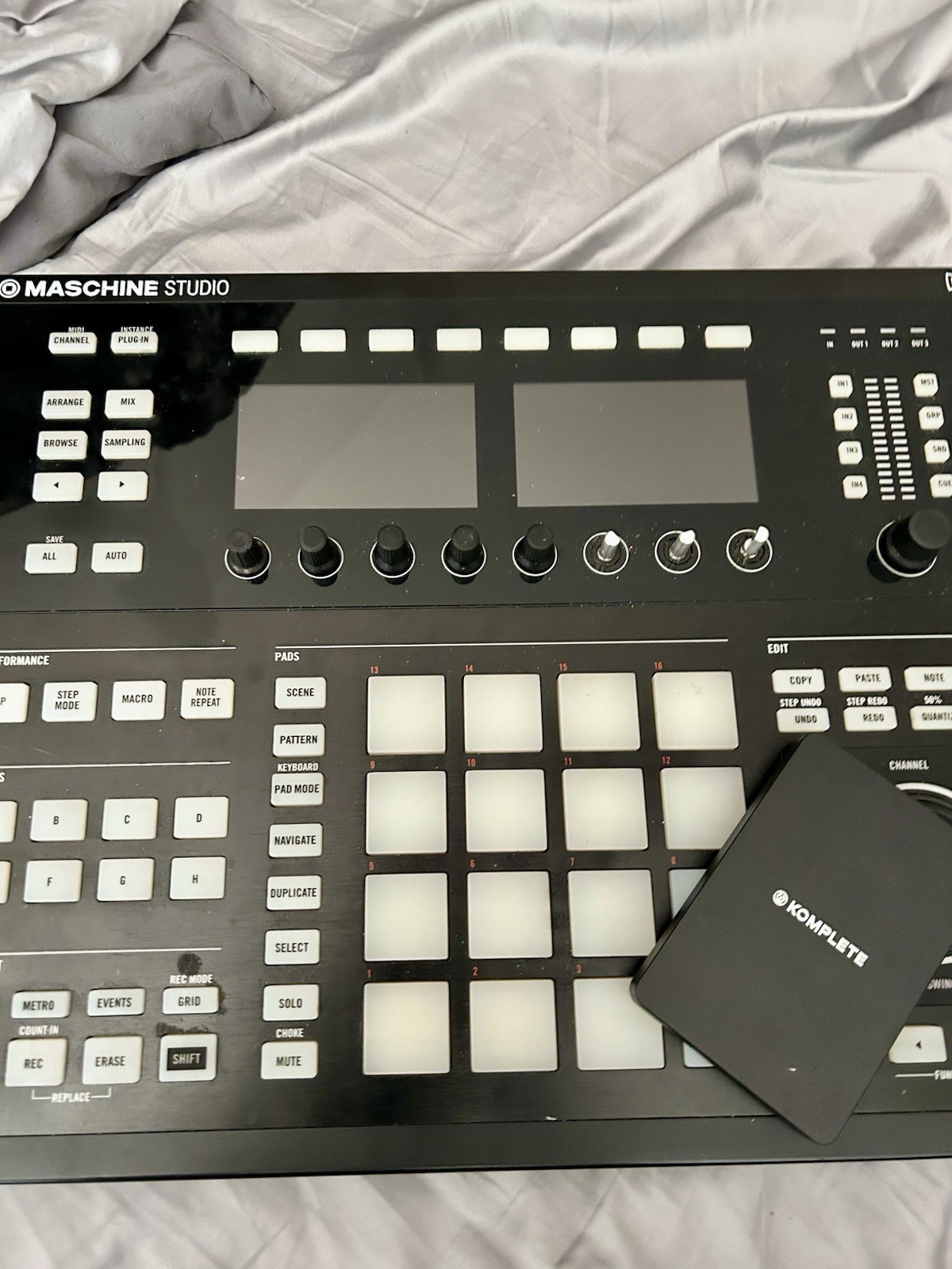 Native Instruments Maschine Studio