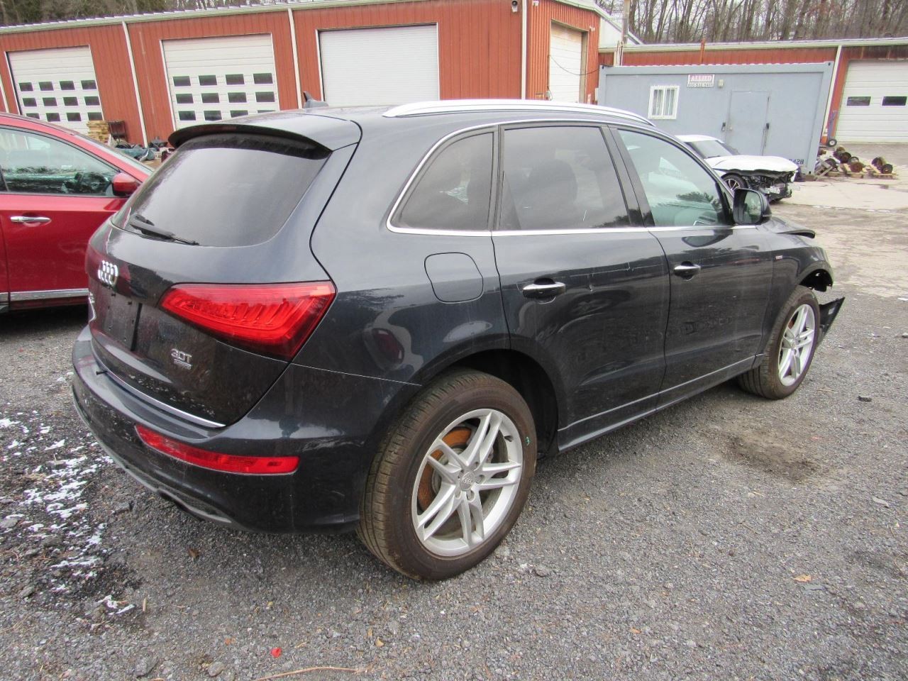Q5 2015 Glove Box 1104746