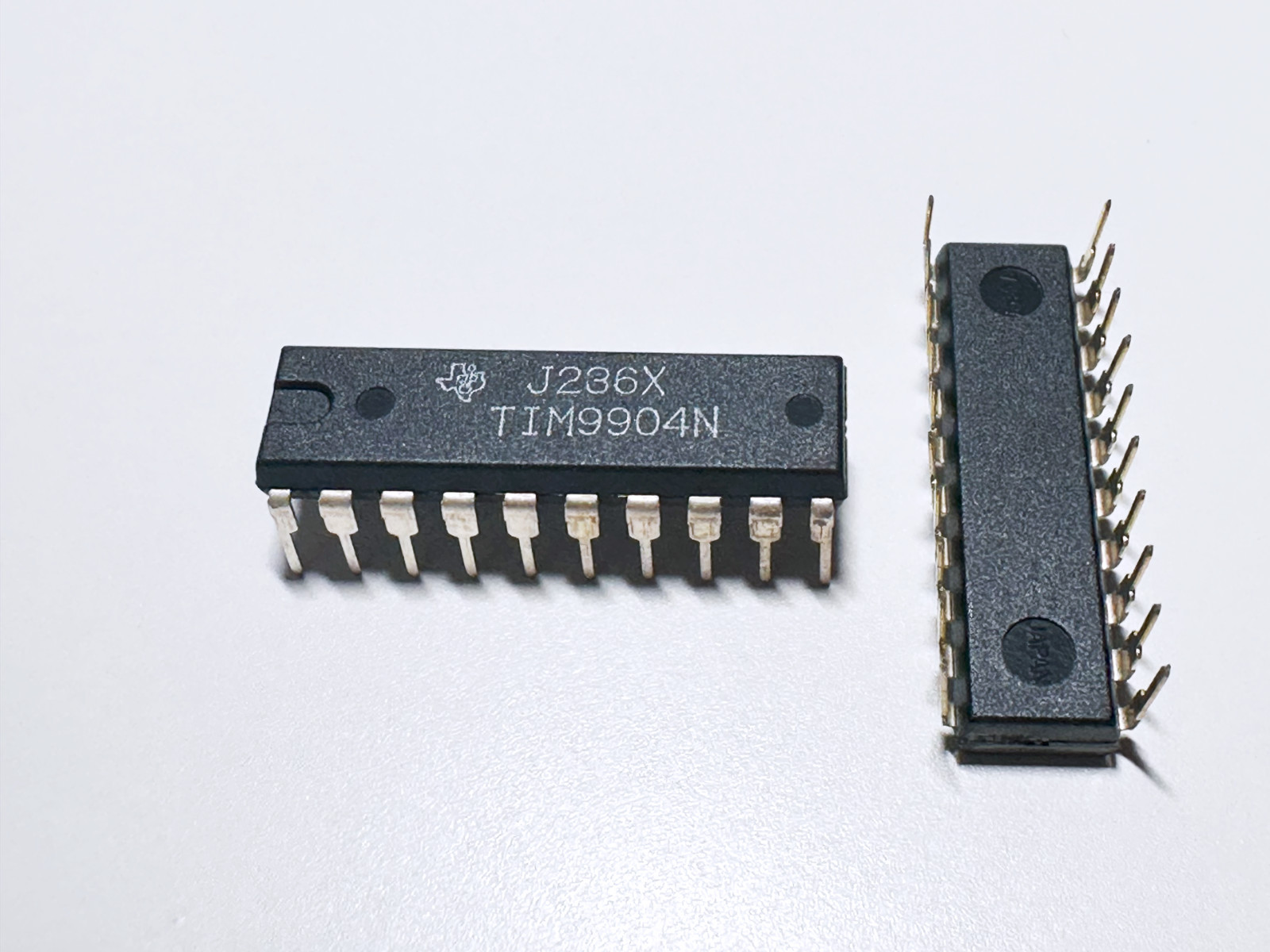 1X TIM9904N TI 4-Phase Clock Generator/Driver IC for TMS9900 CPU DIP-20