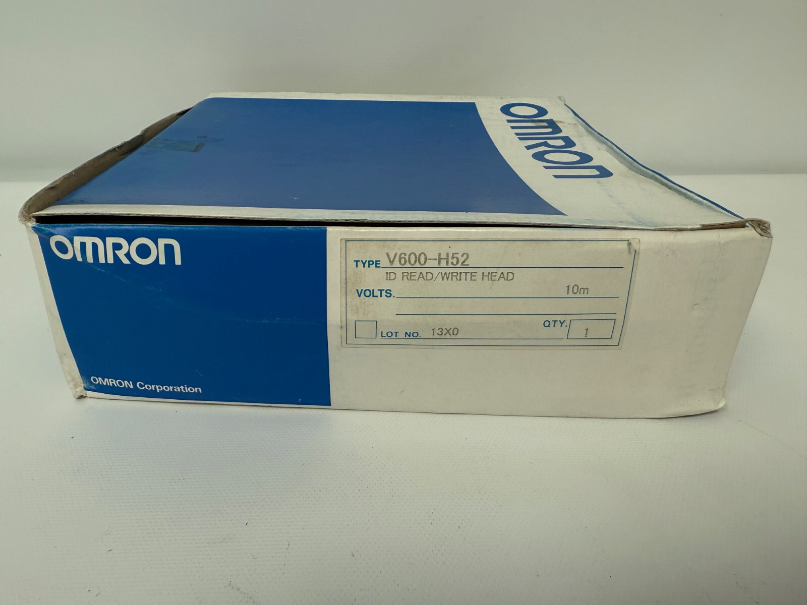 OMRON V600-H52 ID READ/WRITE HEAD WITH 10M CABLE NEW OPEN BOX