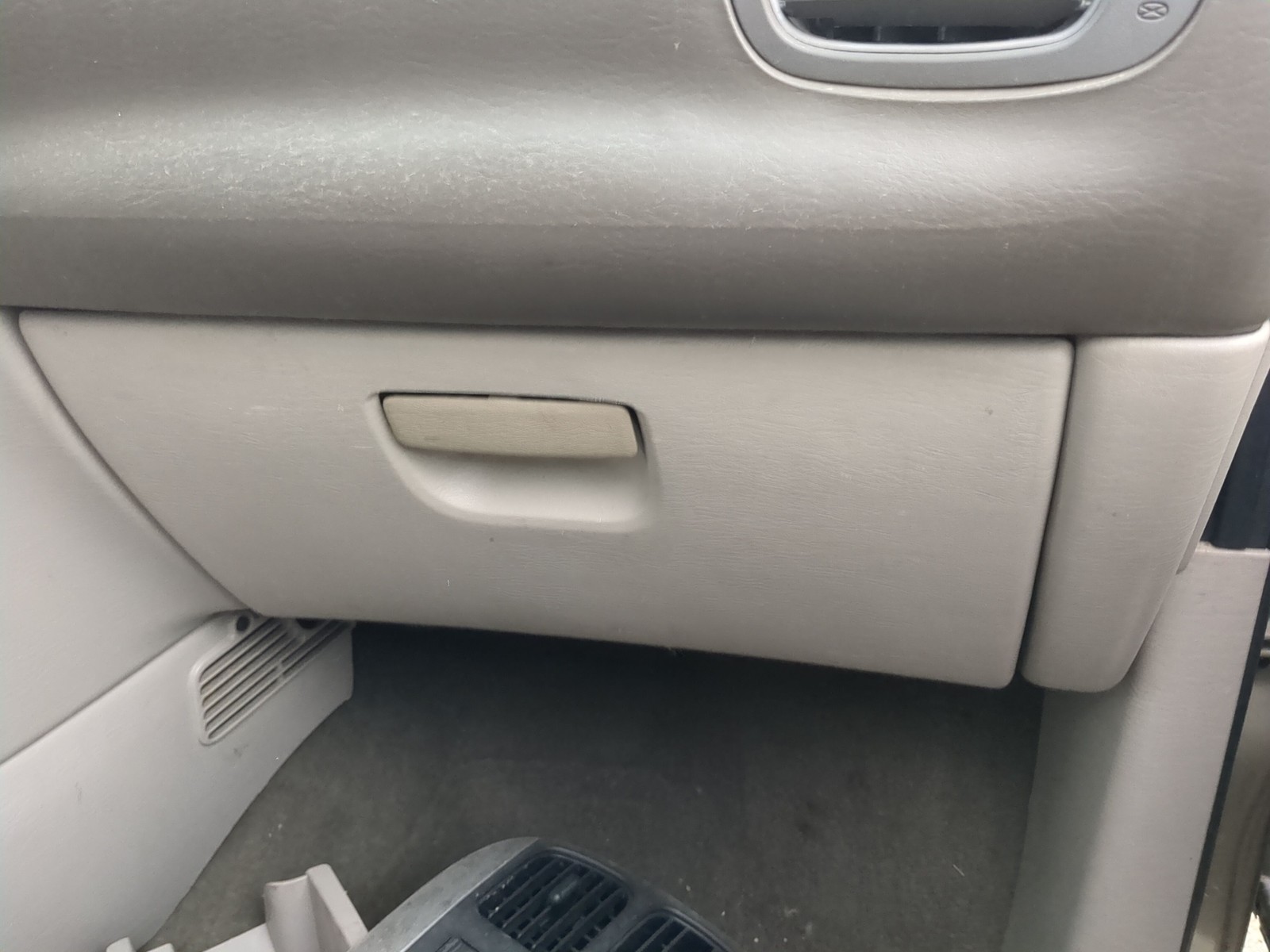 2006 Chrysler Town & Country Passenger Glove Box Door Storage Compartment Q53JC