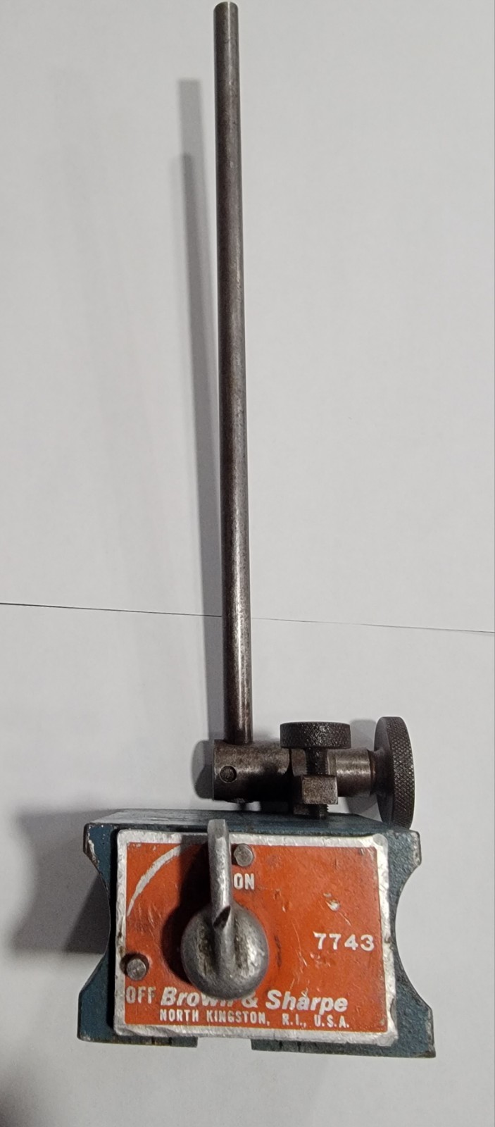 Brown & Sharpe 7743 Magnetic Base Dial Indicator Holder