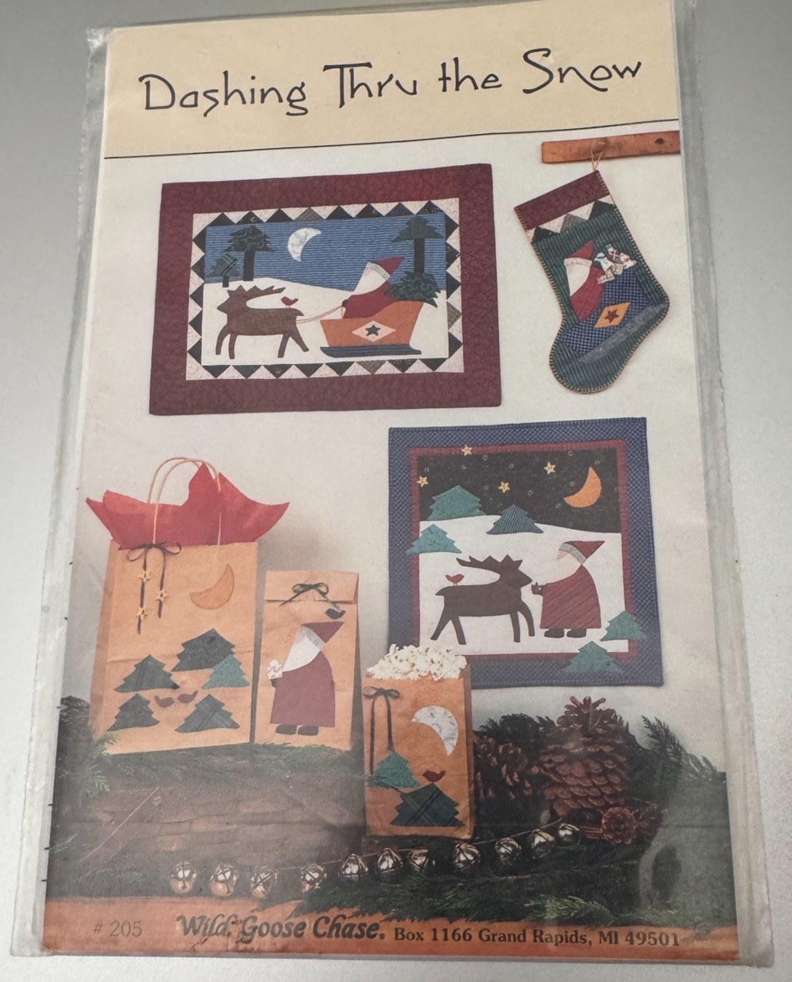 Dashing Thru the Snow #205 Wall, Hangings, Stocking Gift Bag Iron-On Décor