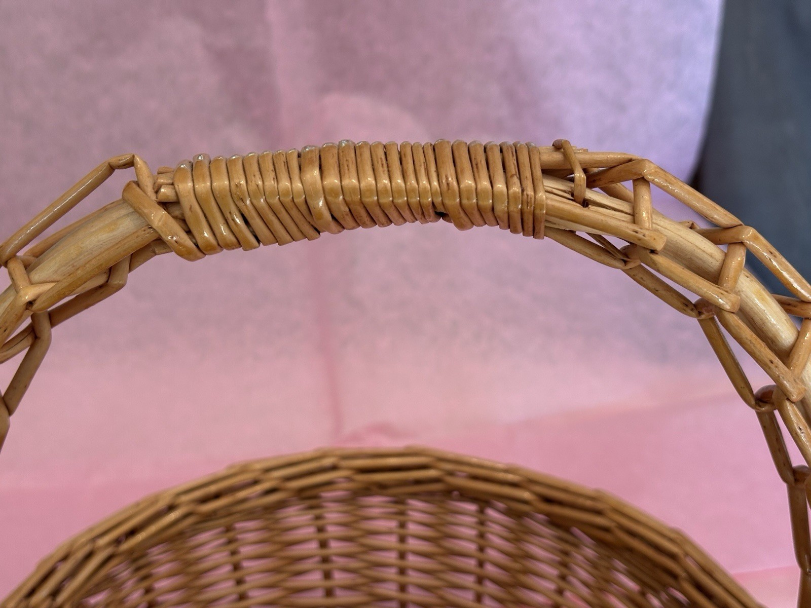 Vintage All Purpose Brown Wicker / Rattan Basket Gift Easter Bread Decorative