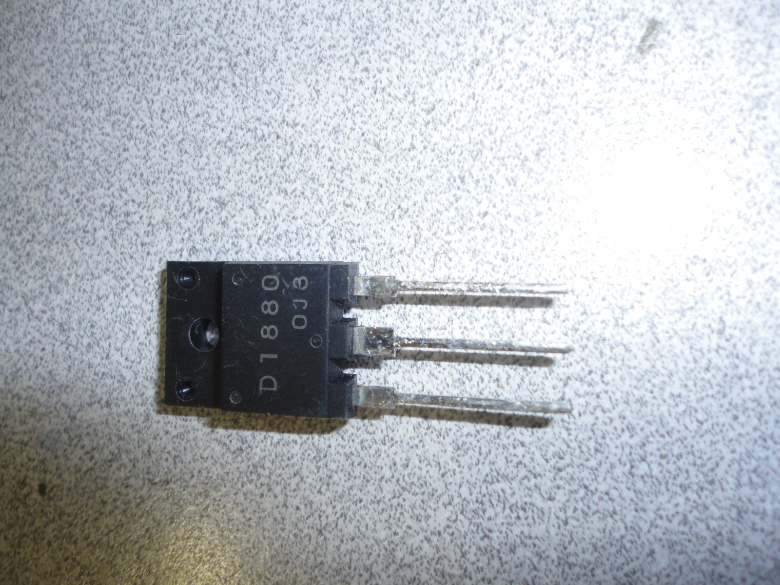 SANYO HORIZONTAL OUTPUT TRANSISTOR 2SD1880 USED IN MANY TV SETS