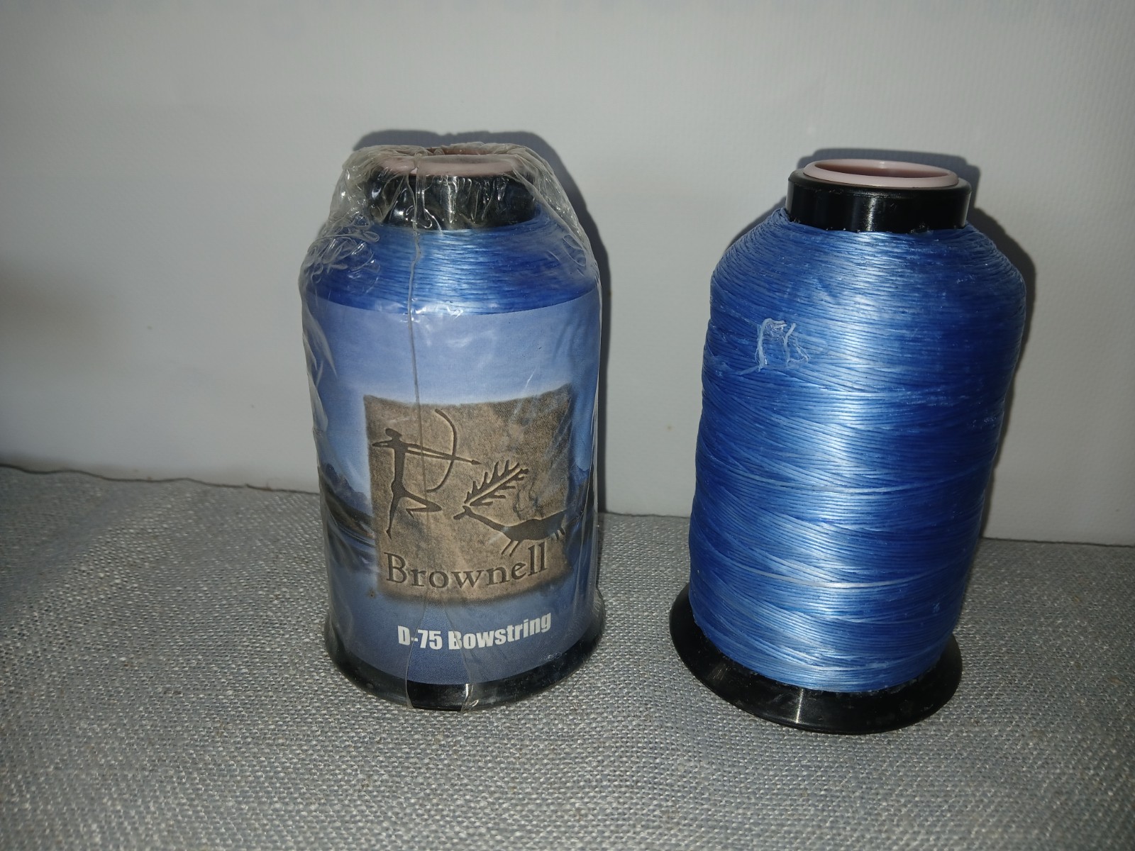 Brownell D75 Bowstring Material 1/4# Spool Light blue