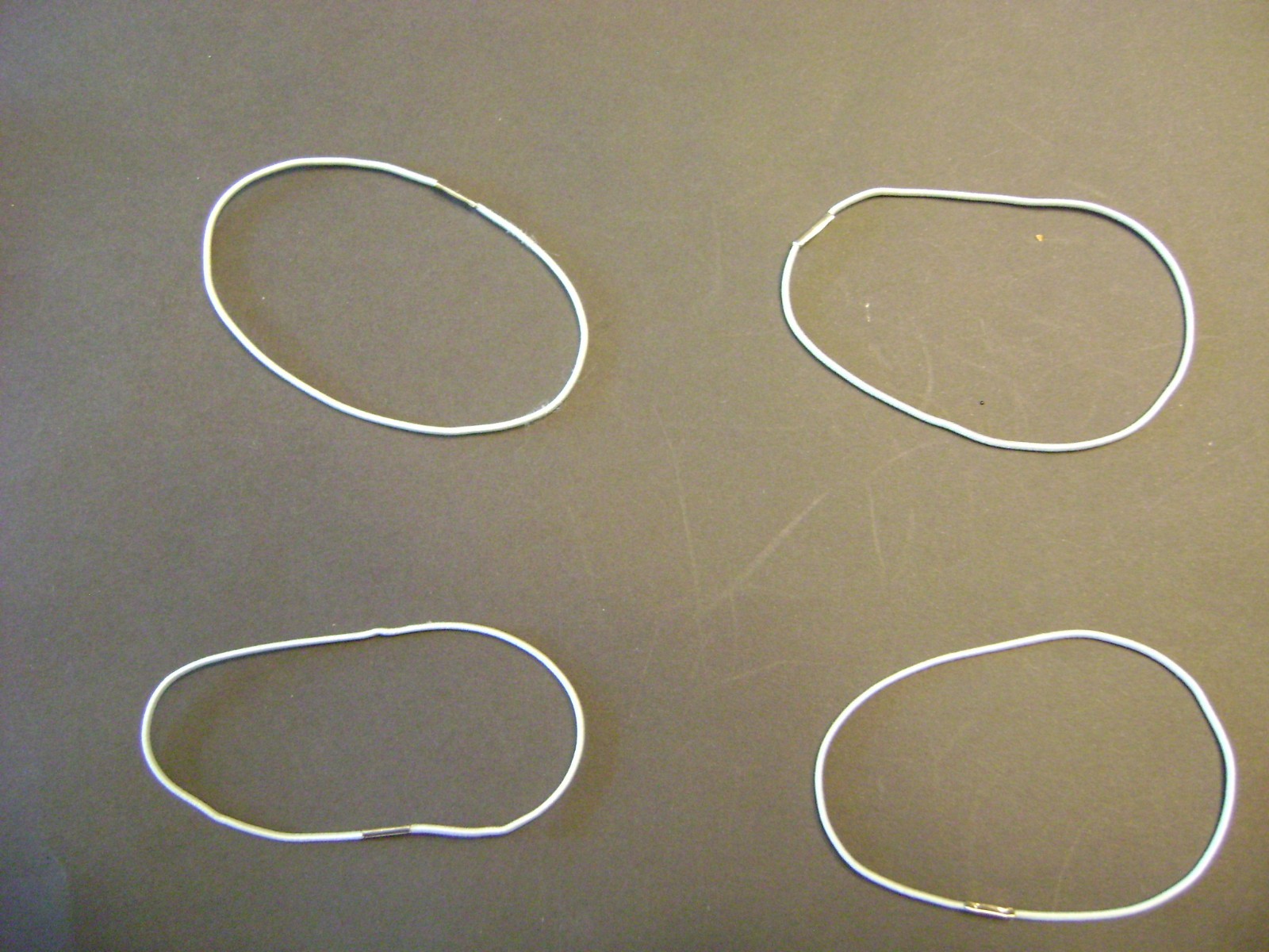 Lionel Elastic Bands 8" (pkg. of 4)