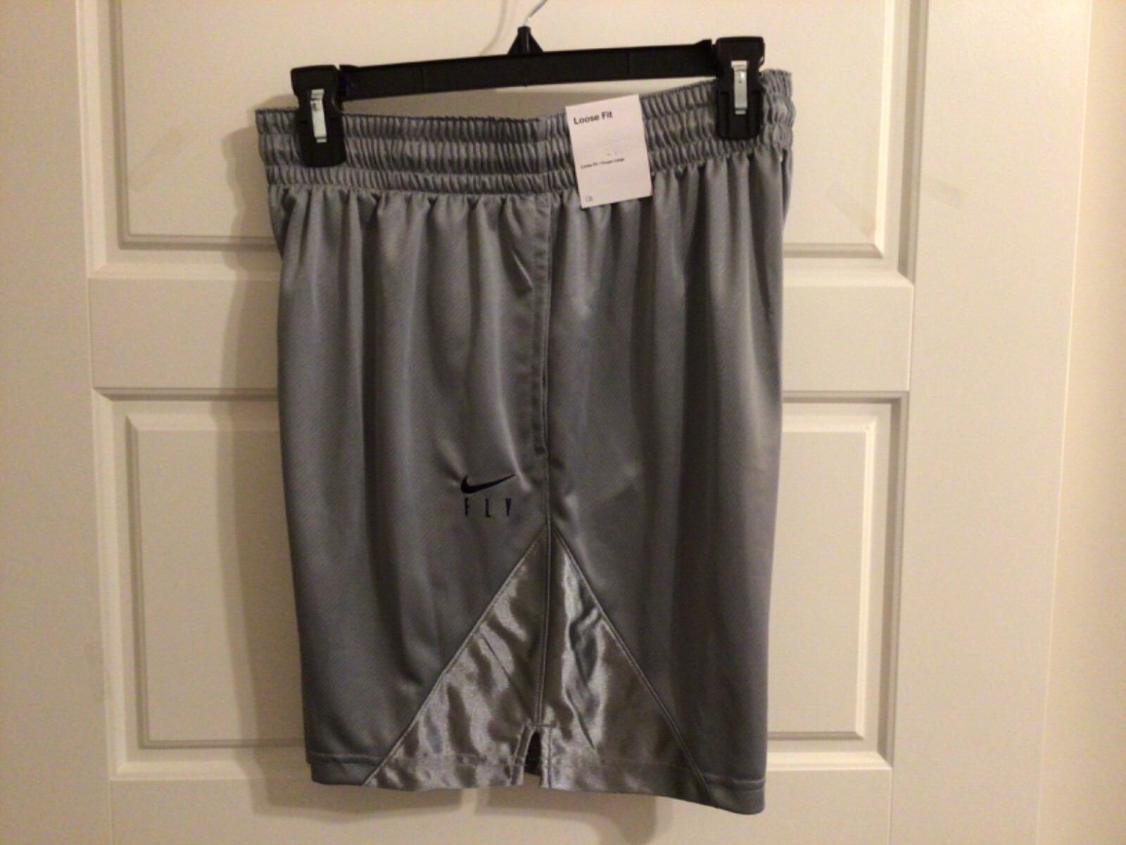 NEW Nike Women’s Dri-FIT ISoFly Basketball Shorts Sz MEDIUM Silver DH7363