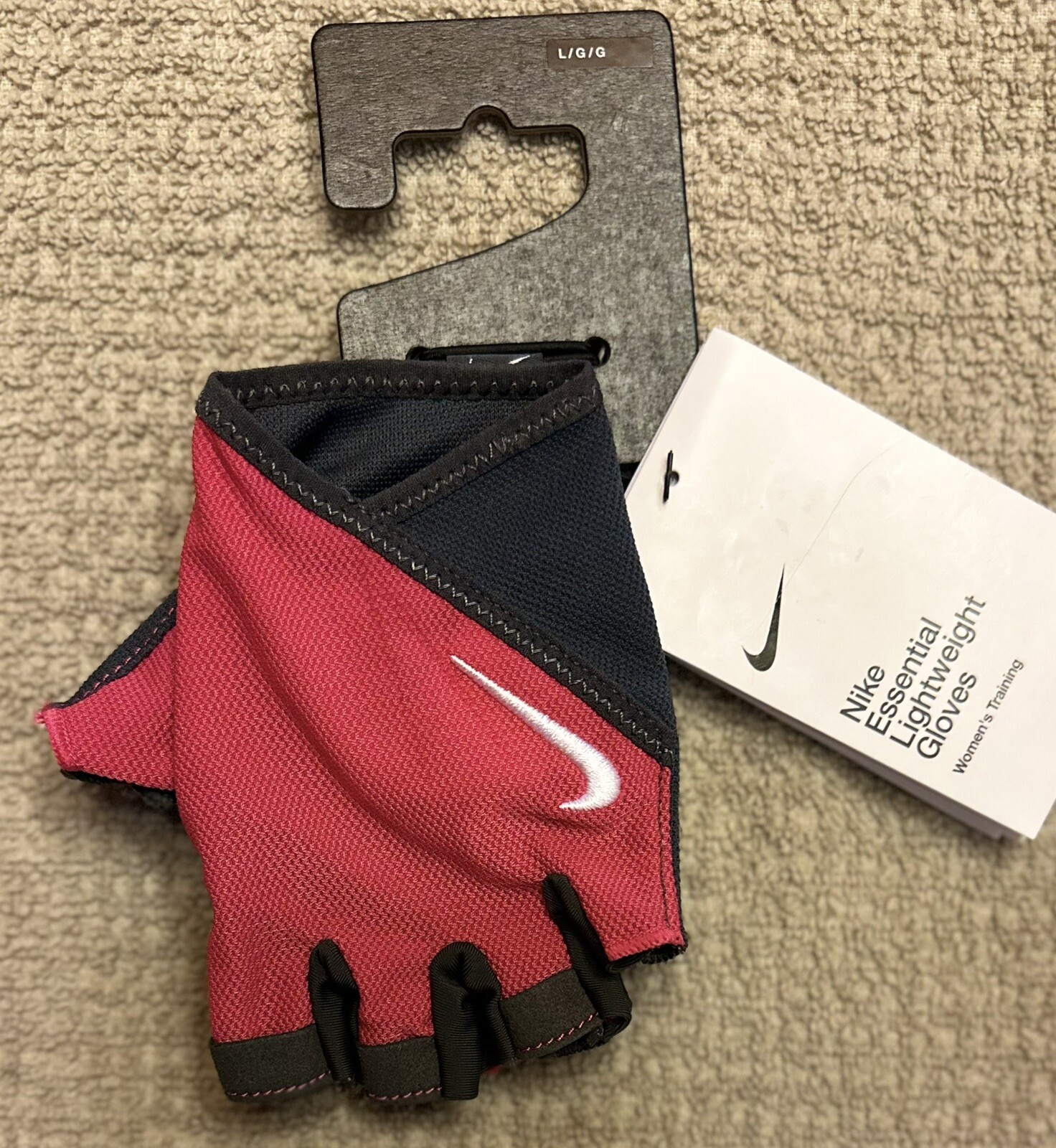 NWT - Nike Elemental Lightweight Gloves - Women’s Training - Pink - Size Large