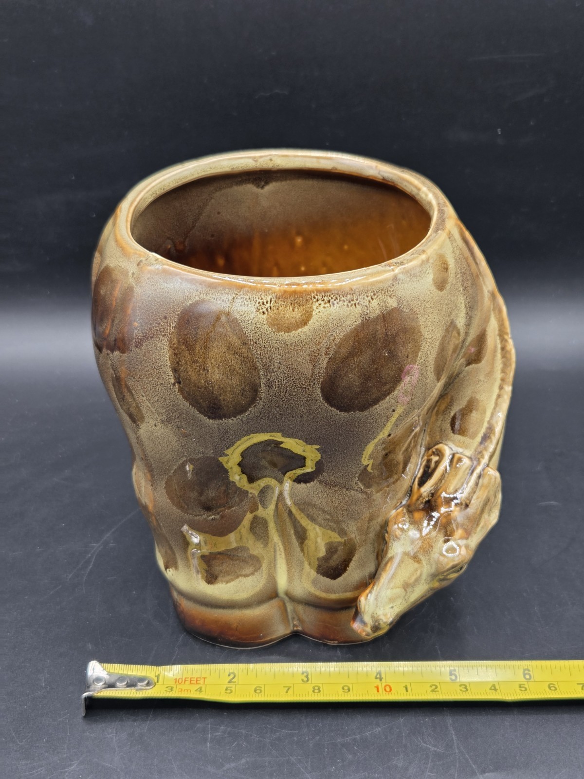 Ceramic Glazed Spotted Giraffe Looking Back Hung Head Planter