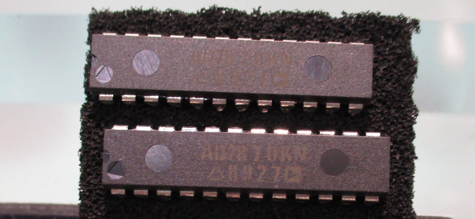Analog Devices 24DIP LC2MOS 100kHz 12-Bit ADC Complete Converter IC AN7870KN 2PK