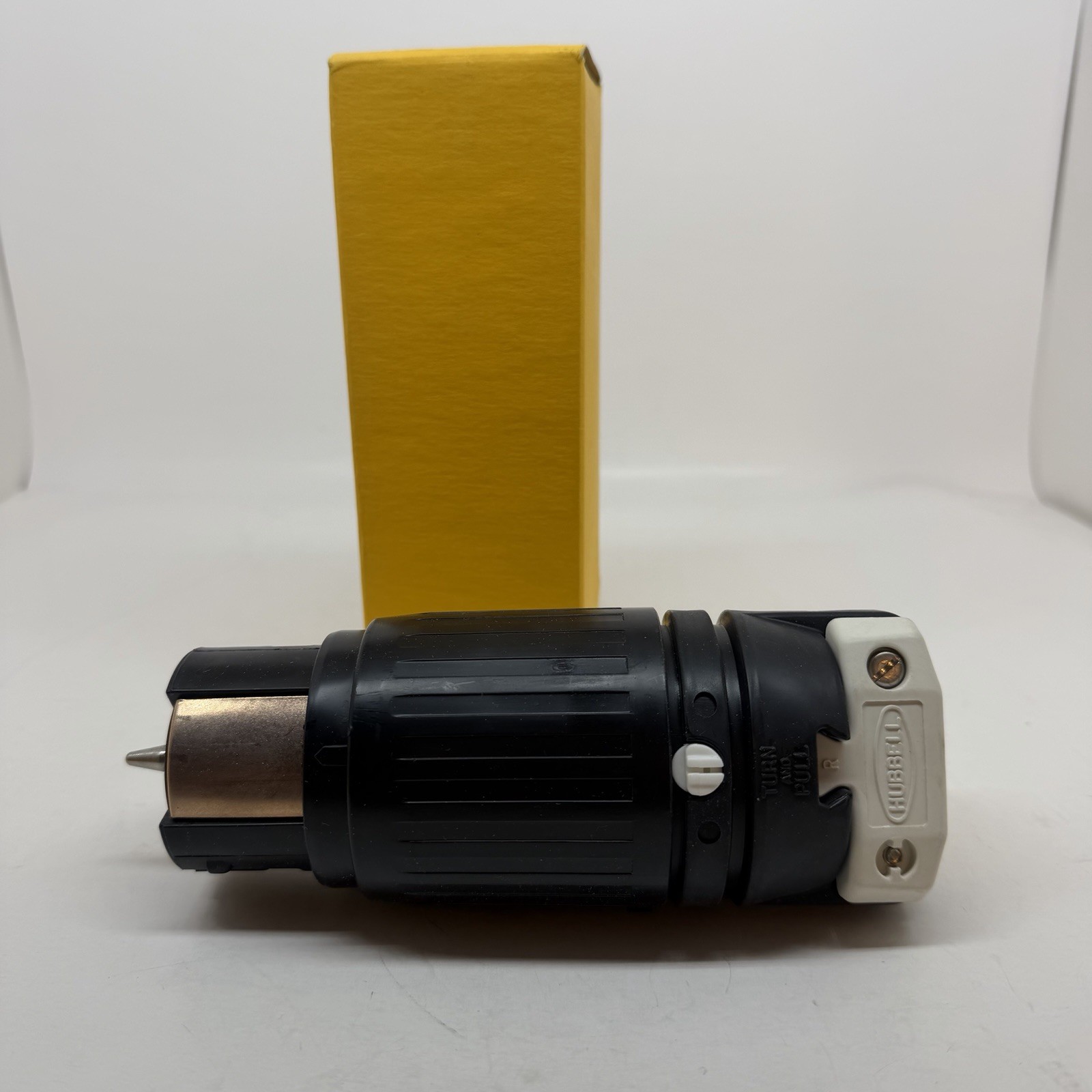 NEW HUBBELL CS8164C 50A 480V 3PH TWIST LOCK FEMALE CONNECTOR NIB
