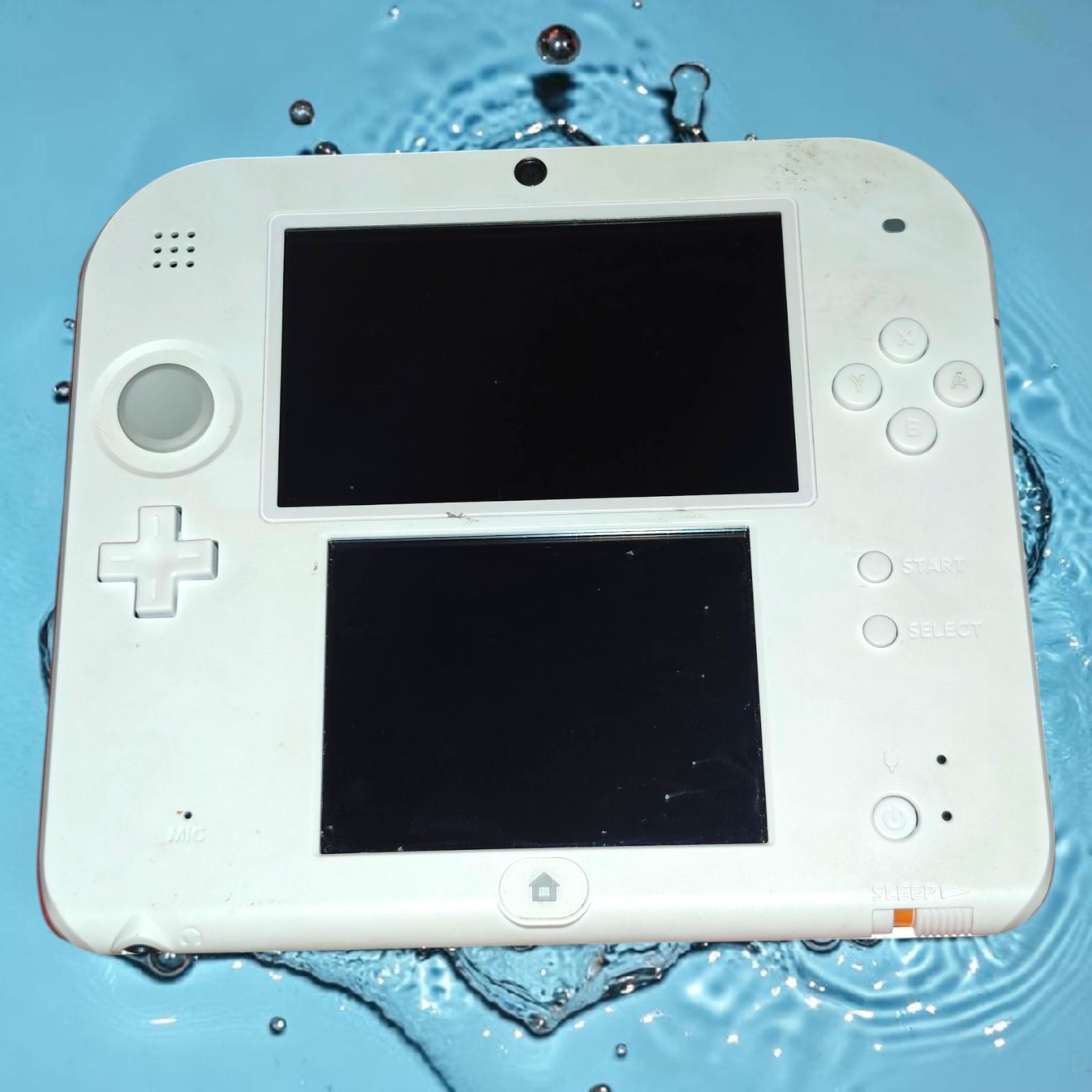 Nintendo 2DS White and Red Handheld System with Dual Screen For Parts Only✅