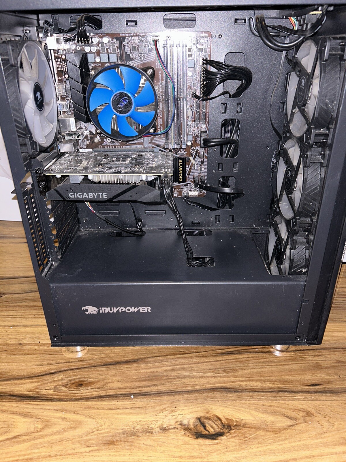 gaming computer desktop pc