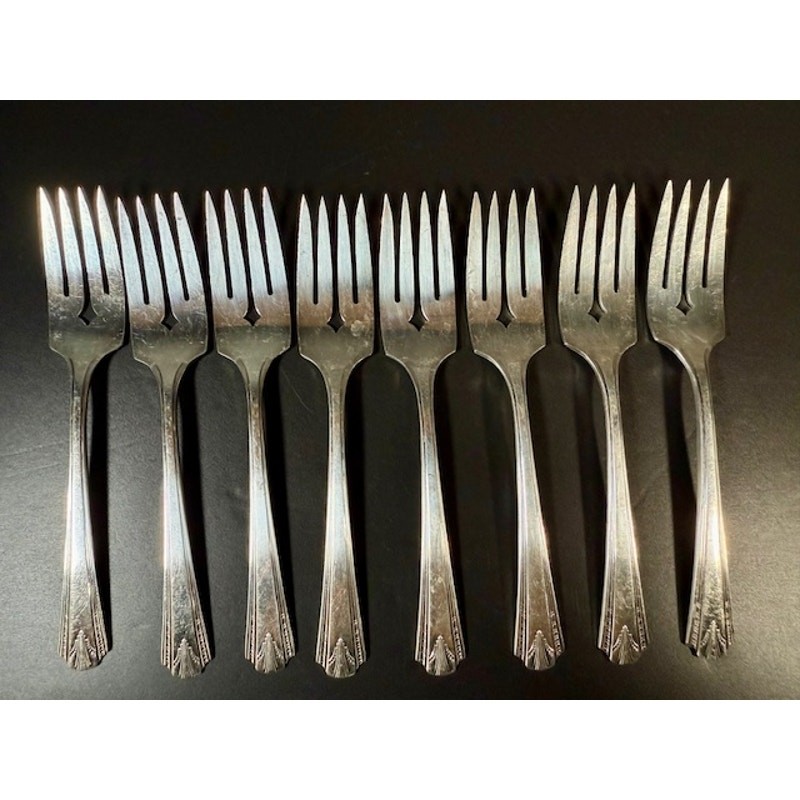 8 Oneida Vernon Casino Silverplate Salad Forks