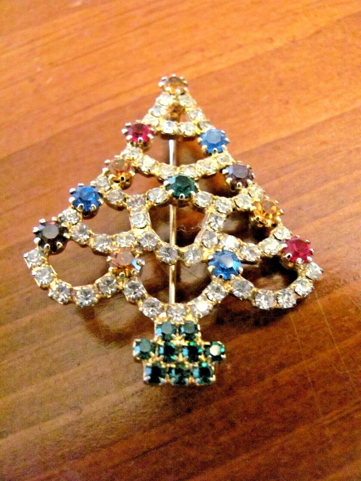 GORGEOUS CHRISTMAS TREE DRAPED PRONGED SET COLORED RHINESTONE GOLD PLATED BROOCH