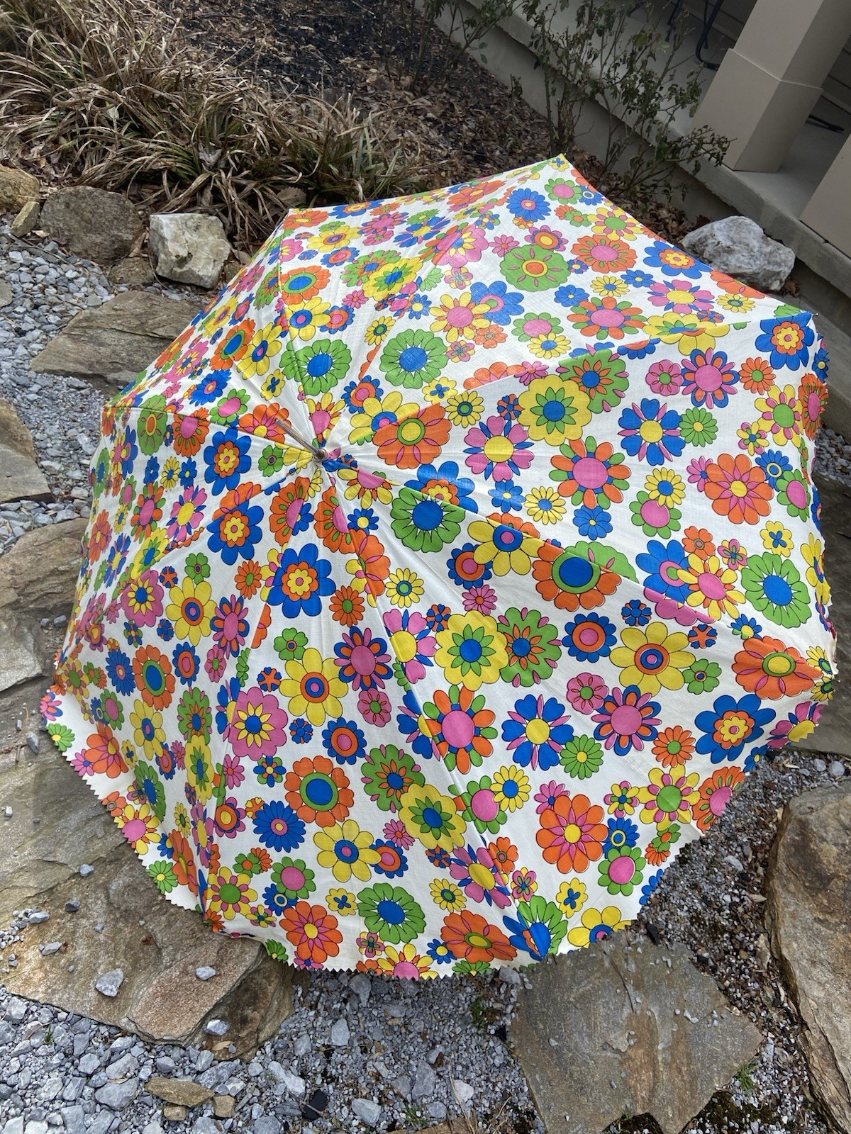 Rare Find Retro vintage umbrella With Bright Flowers
