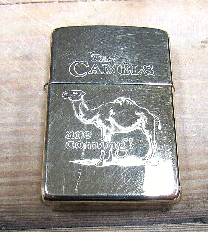 🐪1996 THE CAMELS ARE COMING! Vintage Zippo Lighter NOS Sealed
