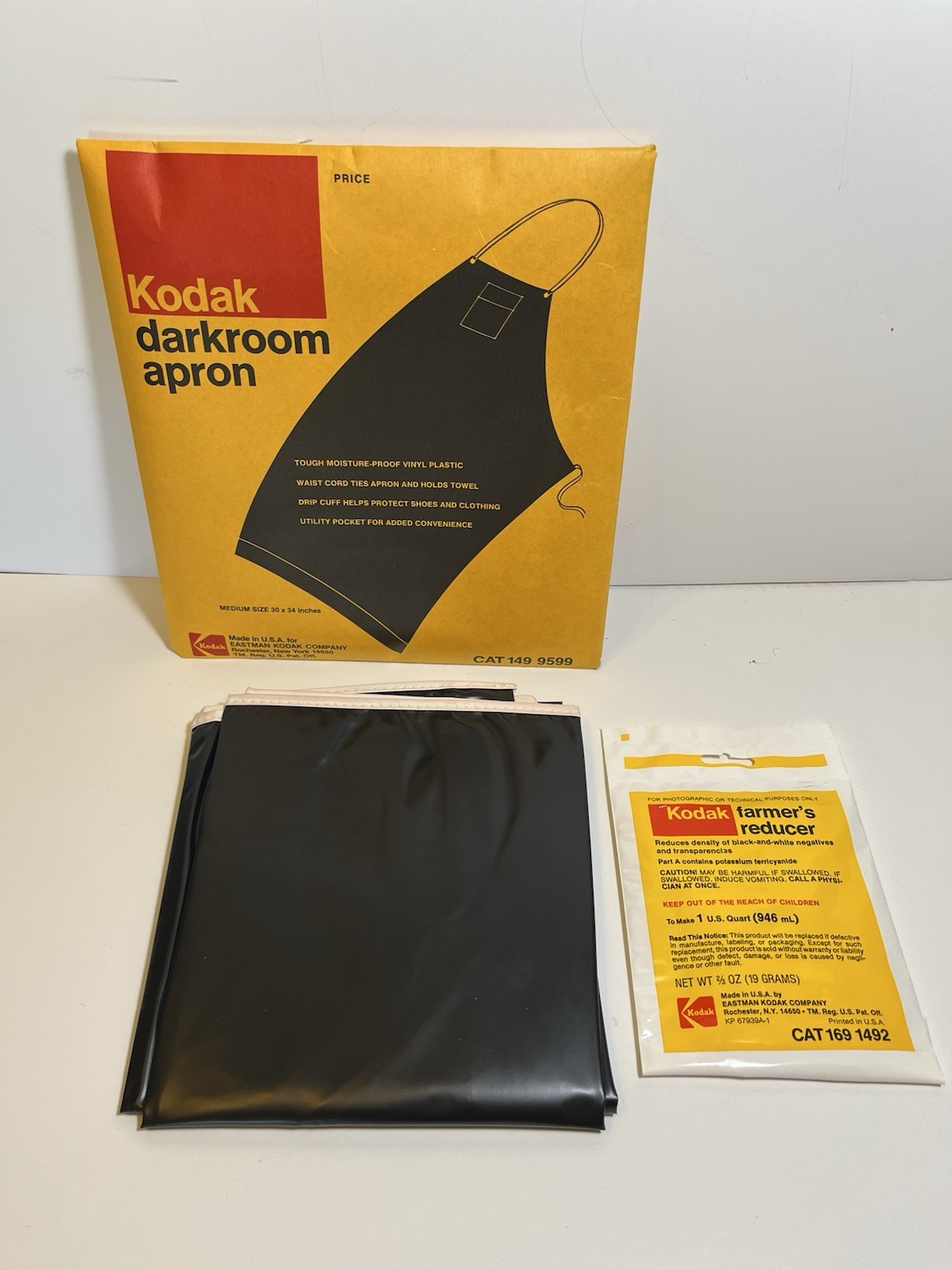 New Vintage Kodak Medium Size Vinyl Plastic Darkroom Apron & Farmer's Reducer