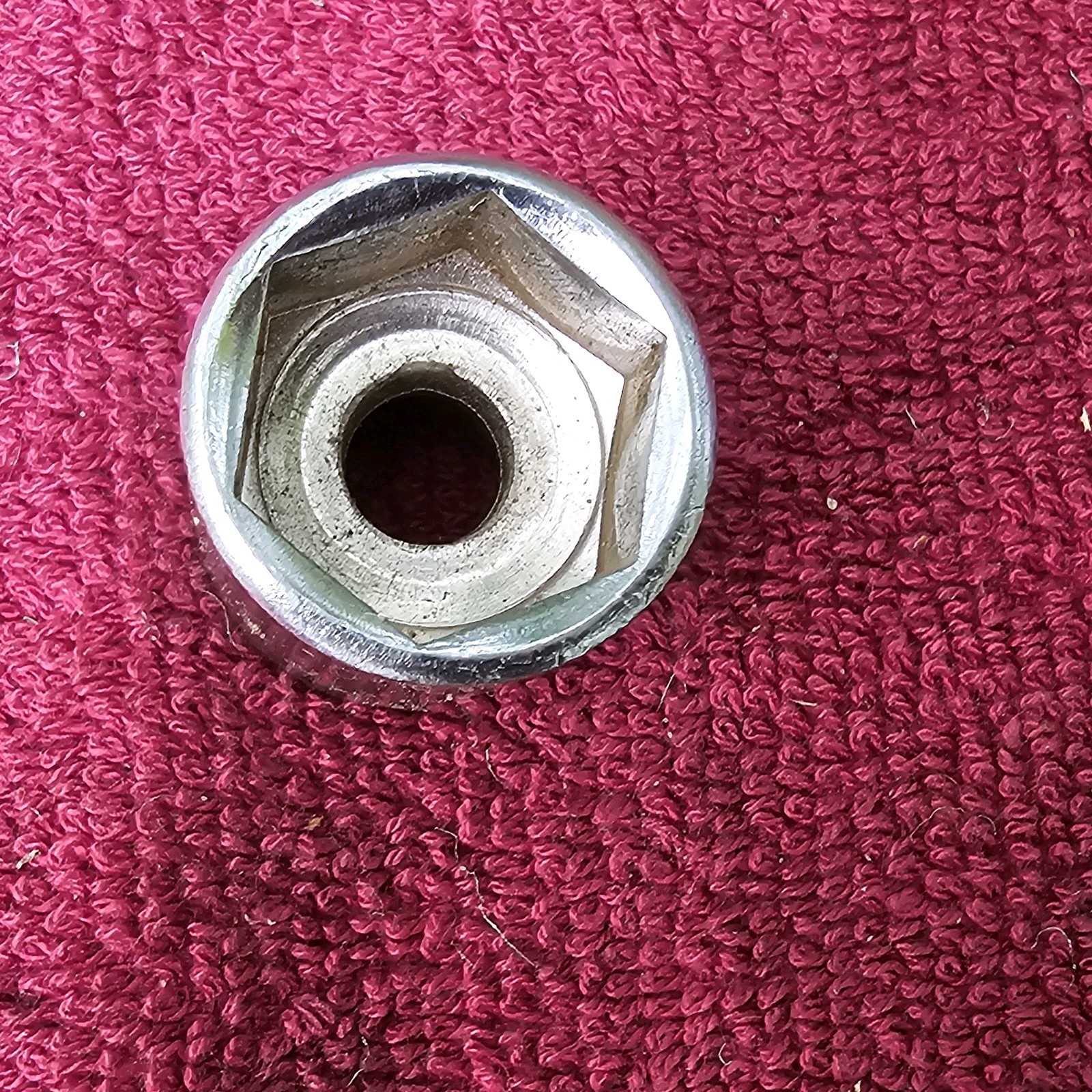 SRI-LANKA Socket 11/16" 3/8" Dr. 6 Pt.
