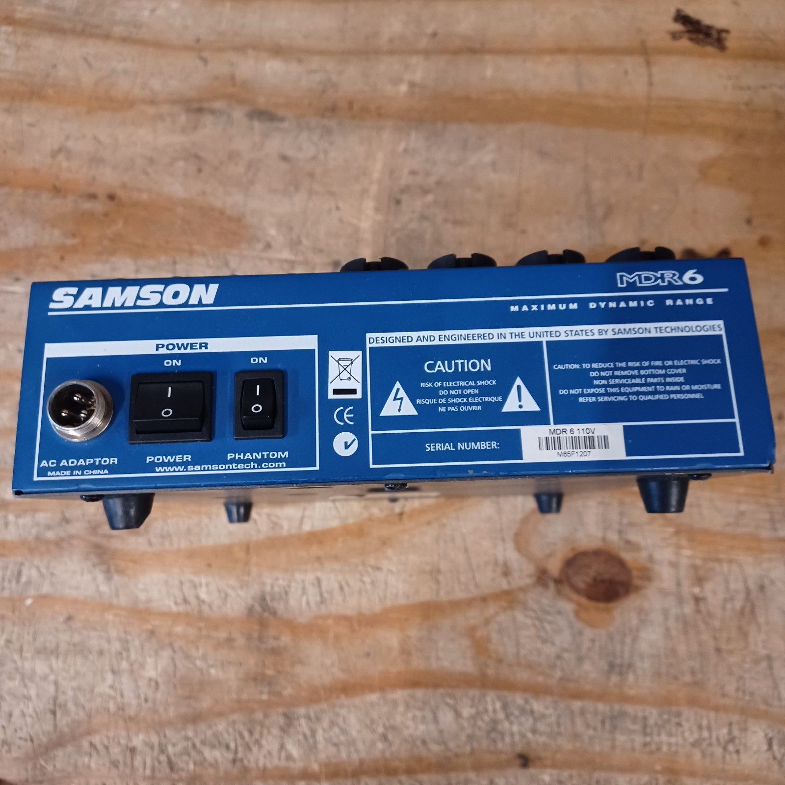 Samson MDR 6 Mixer Includes Power Adapter