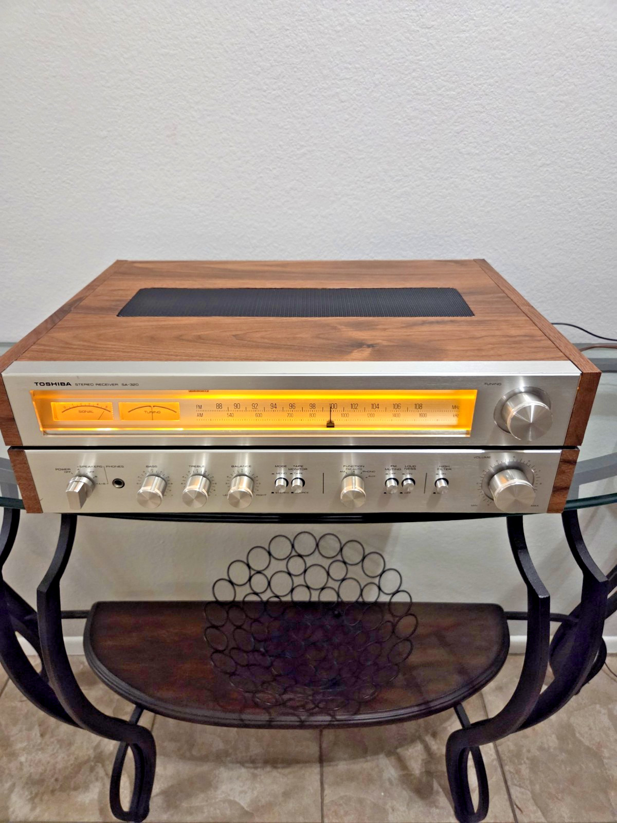 TOSHIBA SA-320  AM/FM STEREO RECEIVER -Tested working